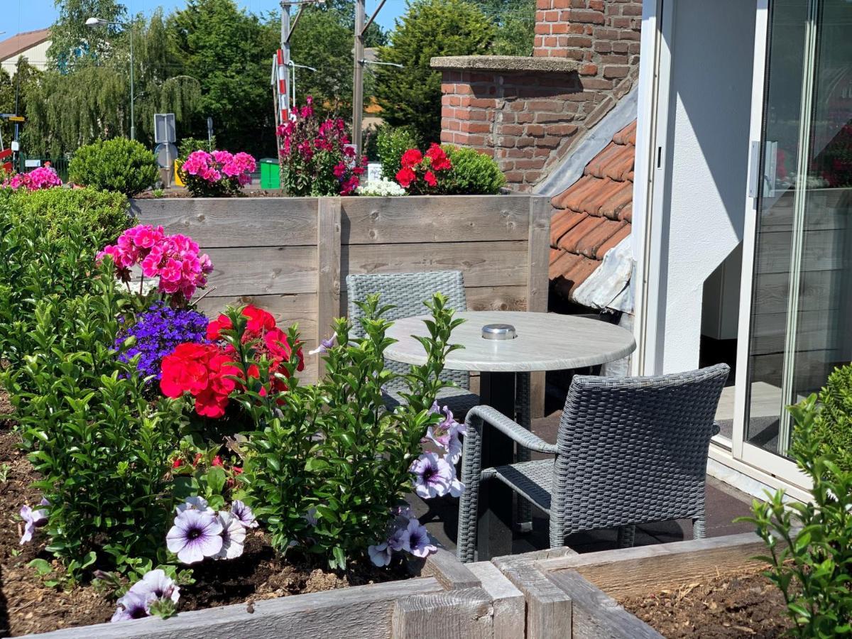 Slapen Bij De Buurvrouw Panzió Castricum Kültér fotó