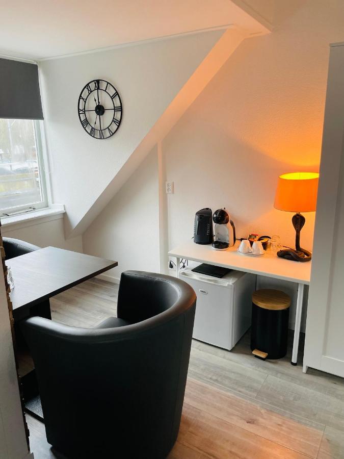 Slapen Bij De Buurvrouw Panzió Castricum Kültér fotó